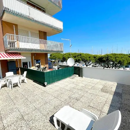 Apartment Modern In Caorle With Private Terrace