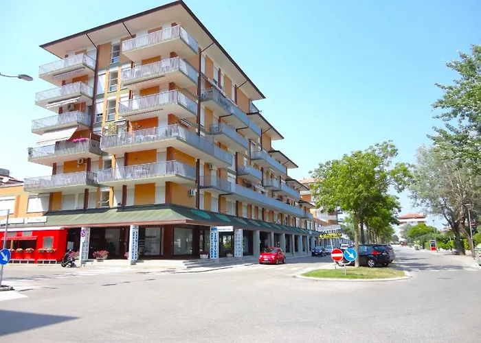 Modern In Caorle With Private Terrace 公寓